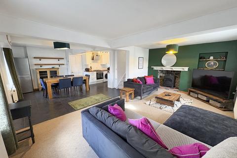 3 bedroom detached house for sale, New Street, Kidwelly, Carmarthenshire.