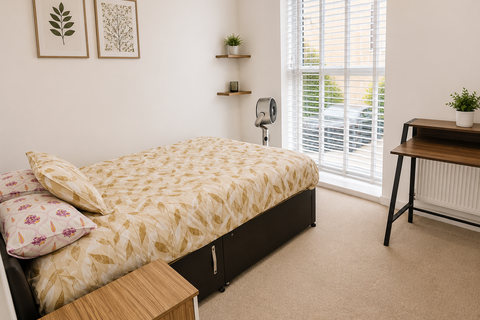 3 bedroom semi-detached house to rent, Ager Avenue, Dagenham RM8