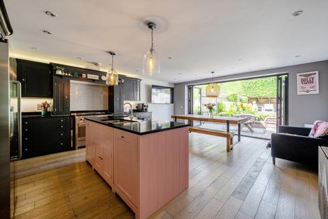 5 bedroom terraced house for sale, Queens Road, Weybridge, KT13