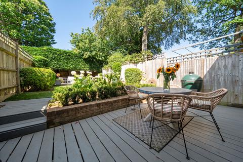 5 bedroom terraced house for sale, Queens Road, Weybridge, KT13