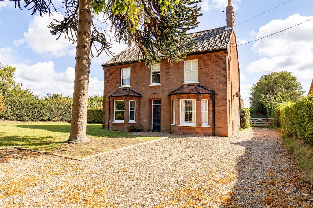 4 bedroom detached house to rent