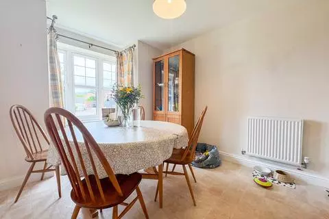 4 bedroom house to rent – pohled 5