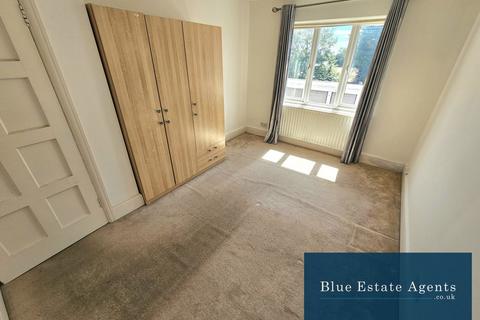 2 bedroom flat to rent, Great West Road, Isleworth, TW7