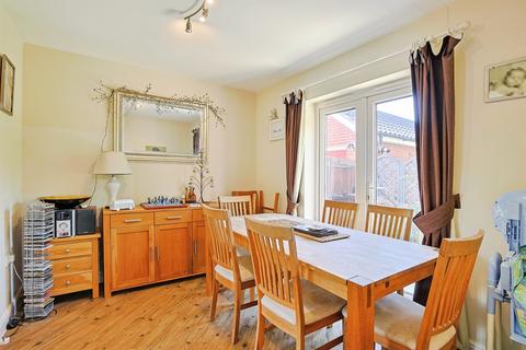 4 bedroom detached house for sale, Blackbird Drive, Bury St. Edmunds