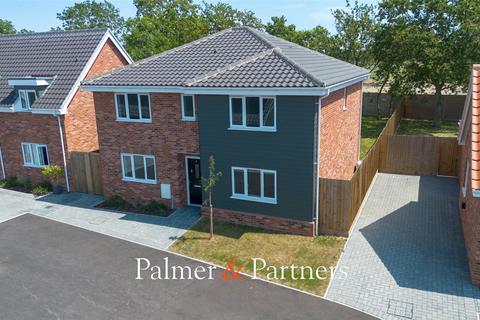 4 bedroom detached house for sale, Field Mews, Frating Road, Great Bromley, Colchester, CO7