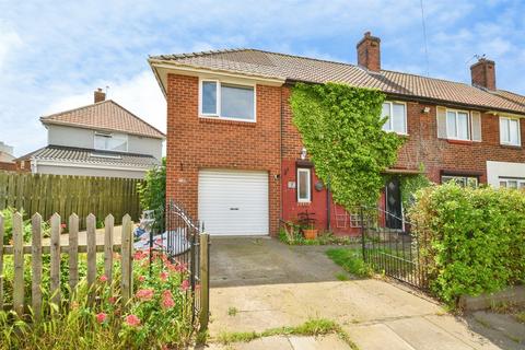 3 bedroom end of terrace house for sale, Lawnswood Road, Middlesbrough