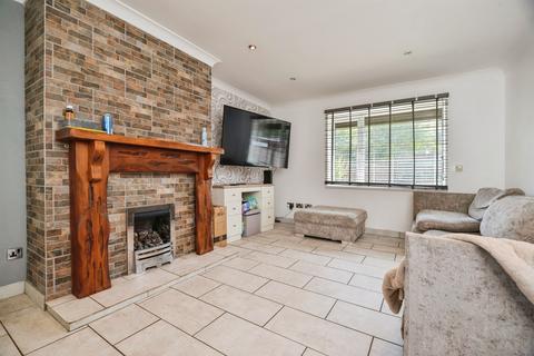 3 bedroom end of terrace house for sale, Lawnswood Road, Middlesbrough
