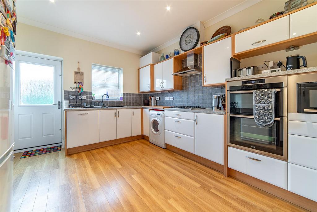 House in Newcastle upon Tyne, North Gosforth - More