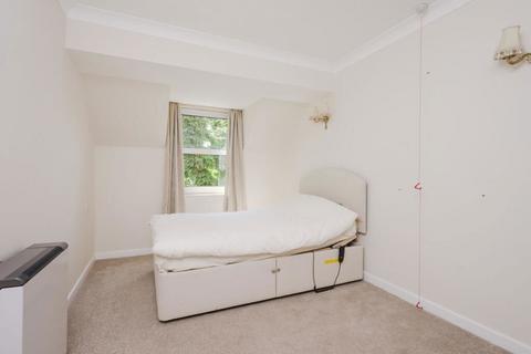 1 bedroom apartment for sale, Kathleen Godfrey Court, 80 Queens Road, Wimbledon, SW19 8LB