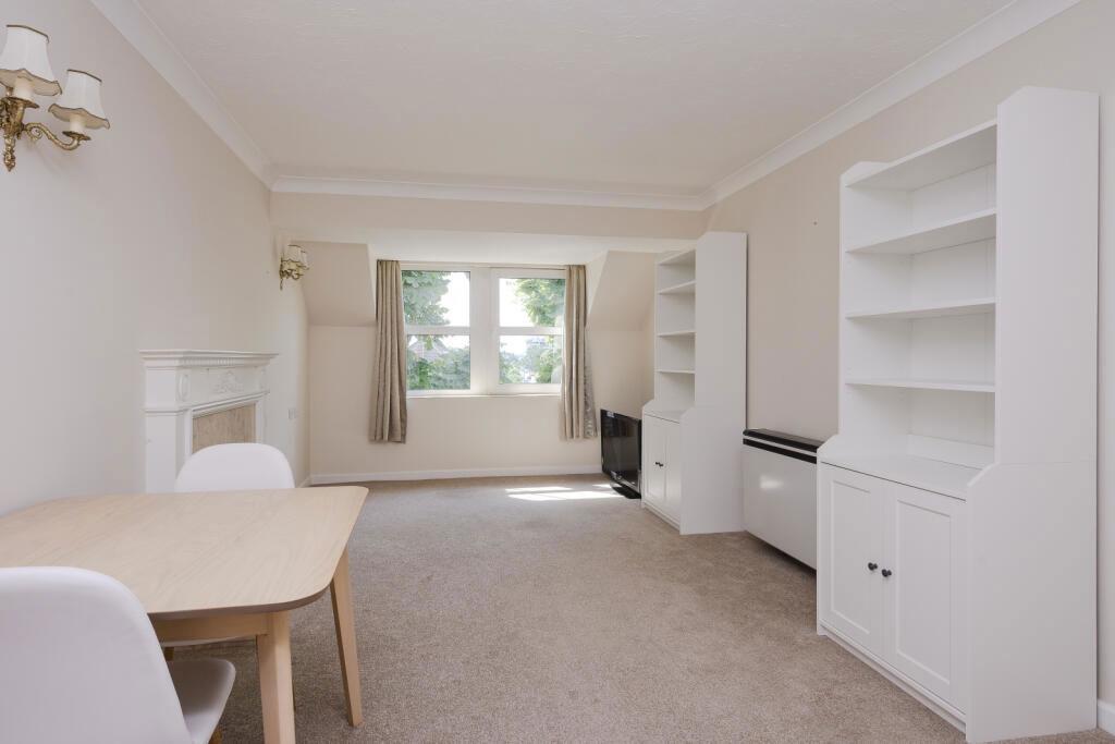 Dining room, fireplace