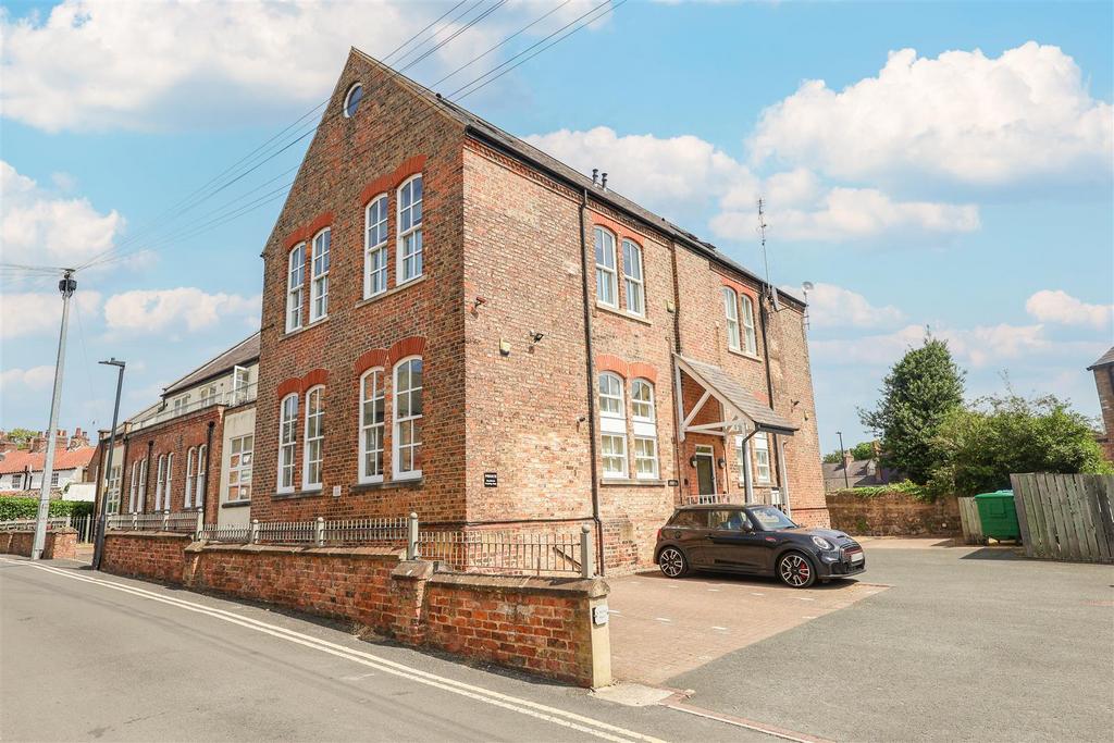 2 bedroom apartment for sale