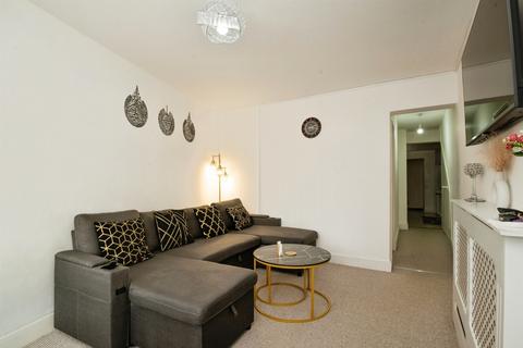 2 bedroom ground floor flat for sale, Earle Place, Cardiff
