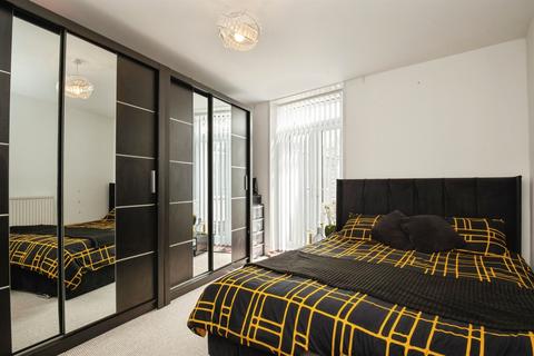 2 bedroom ground floor flat for sale, Earle Place, Cardiff