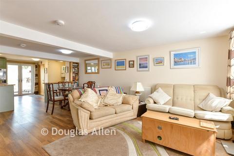 4 bedroom end of terrace house for sale, Caldbeck, Waltham Abbey EN9