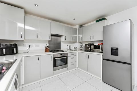 3 bedroom detached house for sale, Crown Avenue, East Ardsley, Wakefield