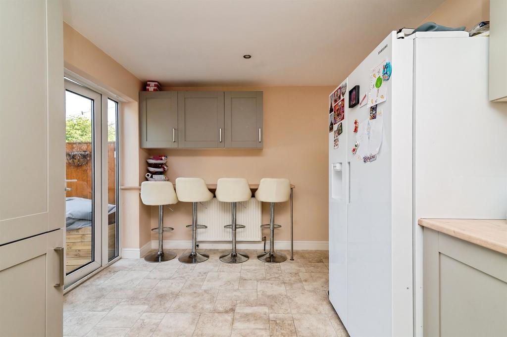 Third Avenue, Gedling, Nottingham - More