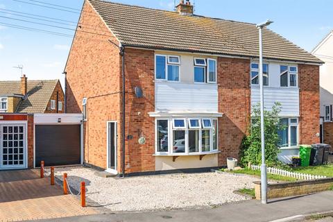 3 bedroom semi-detached house for sale, Thorpedene Avenue, Hockley SS5