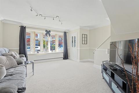 3 bedroom semi-detached house for sale, Thorpedene Avenue, Hockley SS5