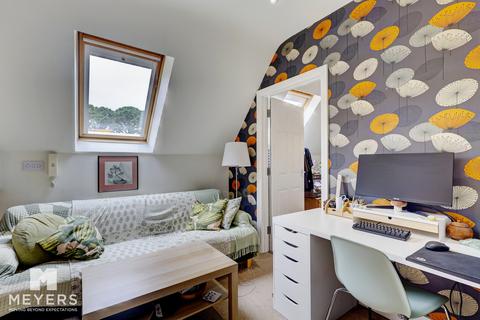 1 bedroom apartment for sale, Somerford Road, Christchurch, BH23 3