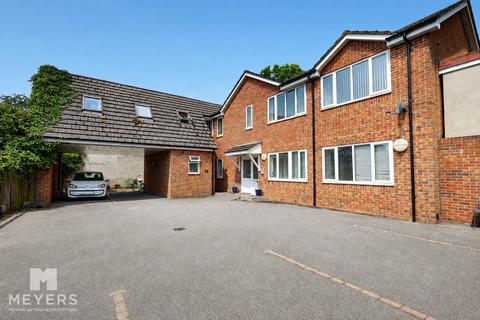 1 bedroom apartment for sale, Somerford Road, Christchurch, BH23 3