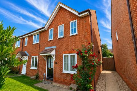 2 bedroom end of terrace house for sale, Jasmine Gardens, Rushden NN10