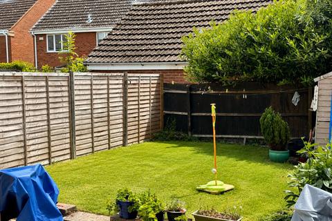 2 bedroom end of terrace house for sale, Jasmine Gardens, Rushden NN10
