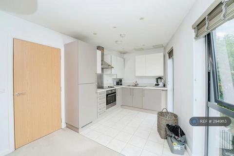 1 bedroom flat to rent, Kitchener House, West Drayton, UB7