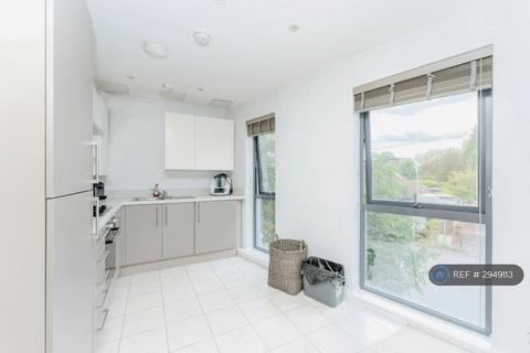 1 bedroom flat to rent, Kitchener House, West Drayton, UB7