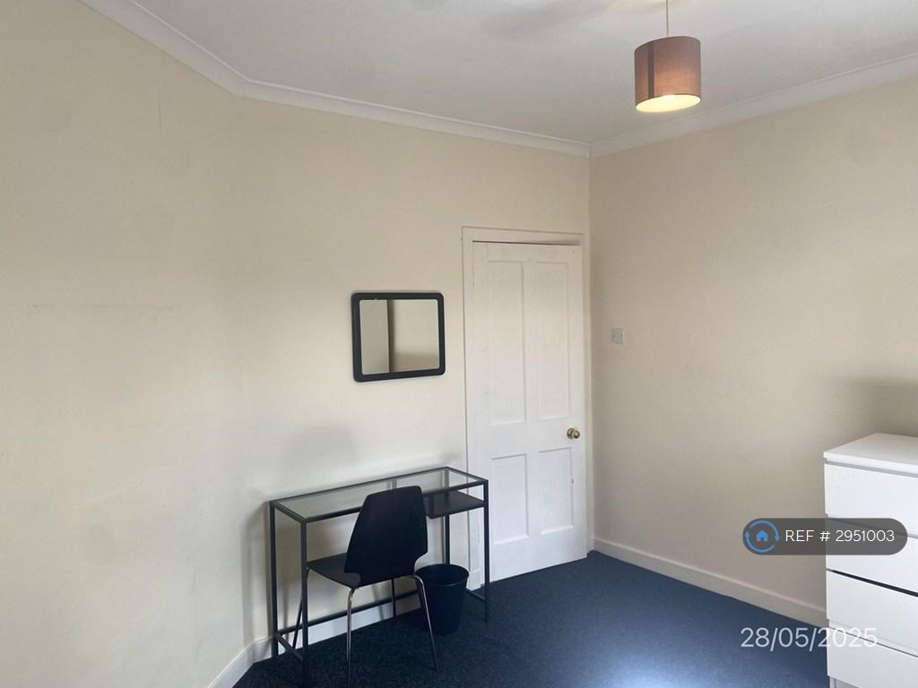 Stenhouse Avenue West, Edinburgh, EH11 - View 4