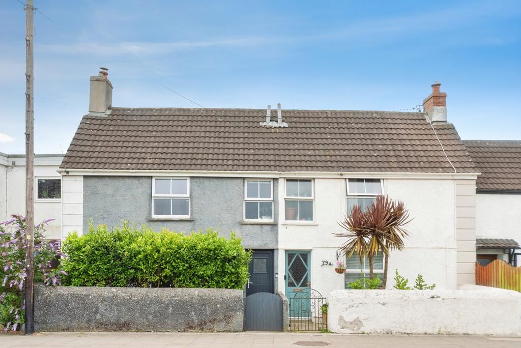 2 bedroom semi-detached house for sale