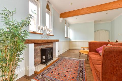 4 bedroom detached house for sale, Heath Road, Sandown PO36