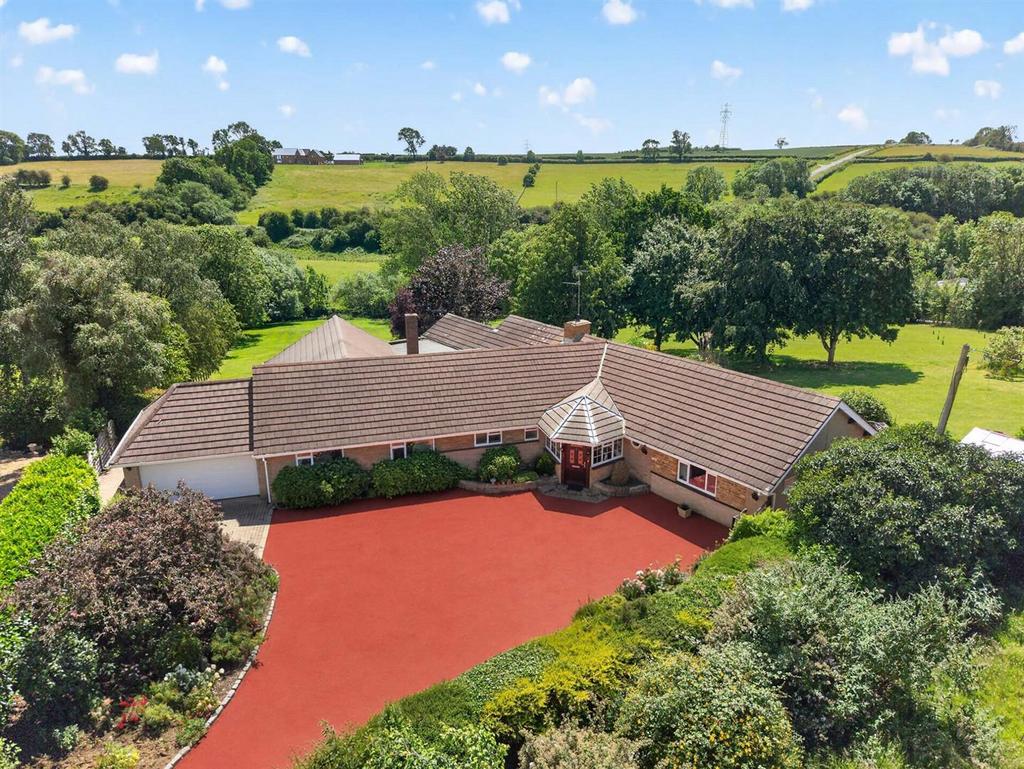 3 bedroom detached bungalow for sale