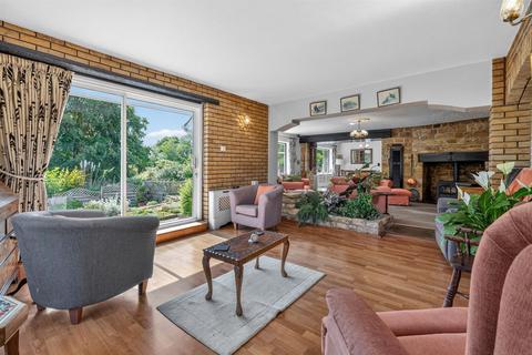 3 bedroom detached bungalow for sale, Walnut Close, Bisbrooke, Rutland