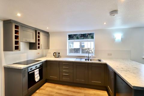 3 bedroom apartment to rent, Frogmore Street, Abergavenny, NP7