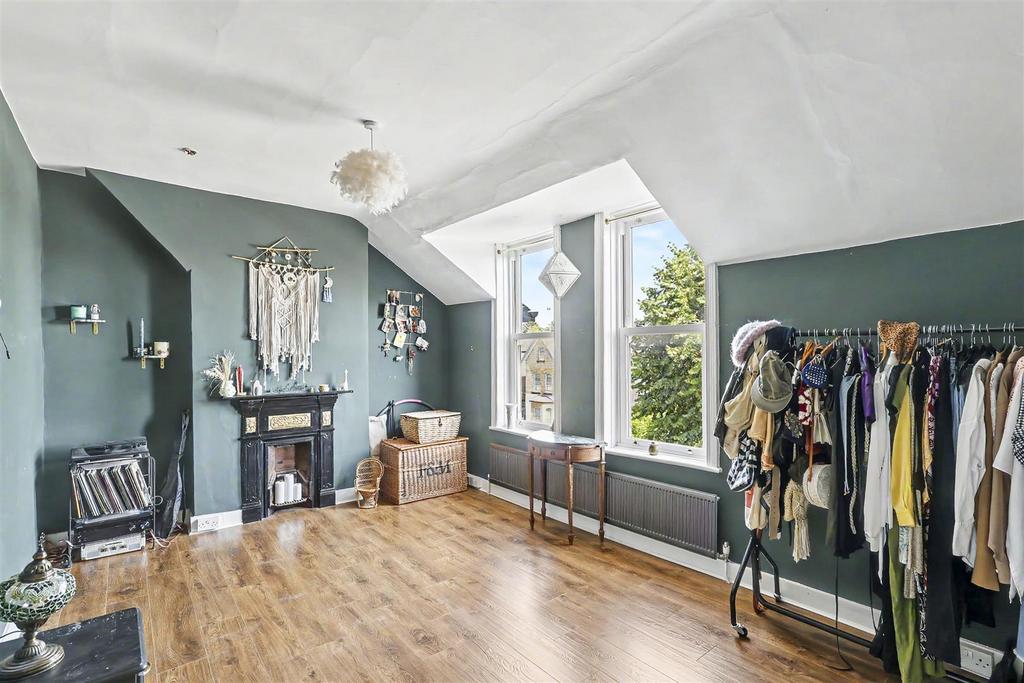 Dressing room, fireplace