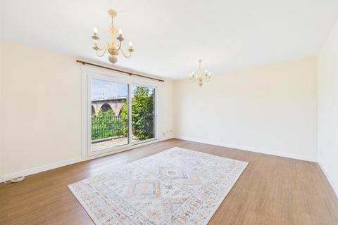 3 bedroom terraced house for sale, Commercial Street, Perth PH2
