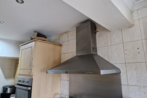 4 bedroom end of terrace house for sale, London NW2