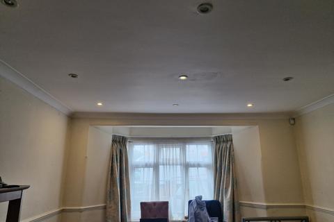 4 bedroom end of terrace house for sale, London NW2