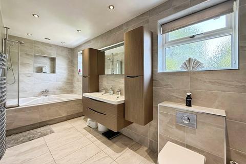 4 bedroom detached house for sale, Watchetts Drive, Surrey GU15