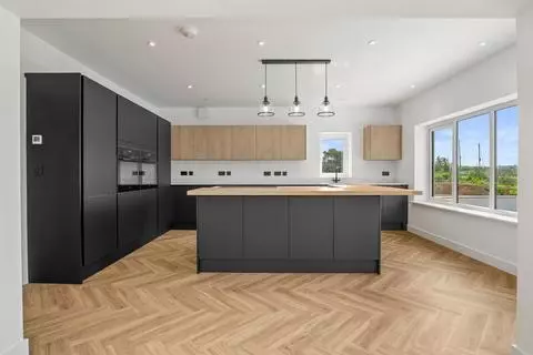 4 bedroom detached house for sale – pohled 3