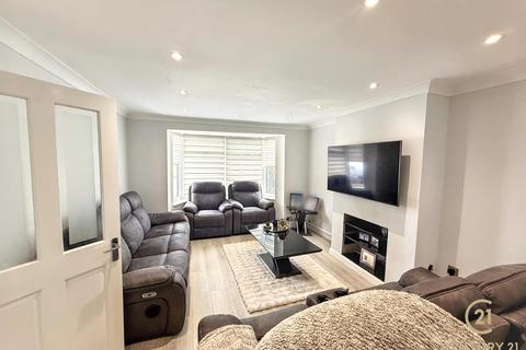 3 bedroom terraced house for sale, Greenway, HAYES UB4