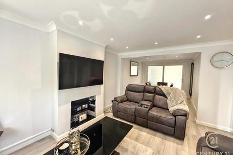 3 bedroom terraced house for sale, Greenway, HAYES UB4