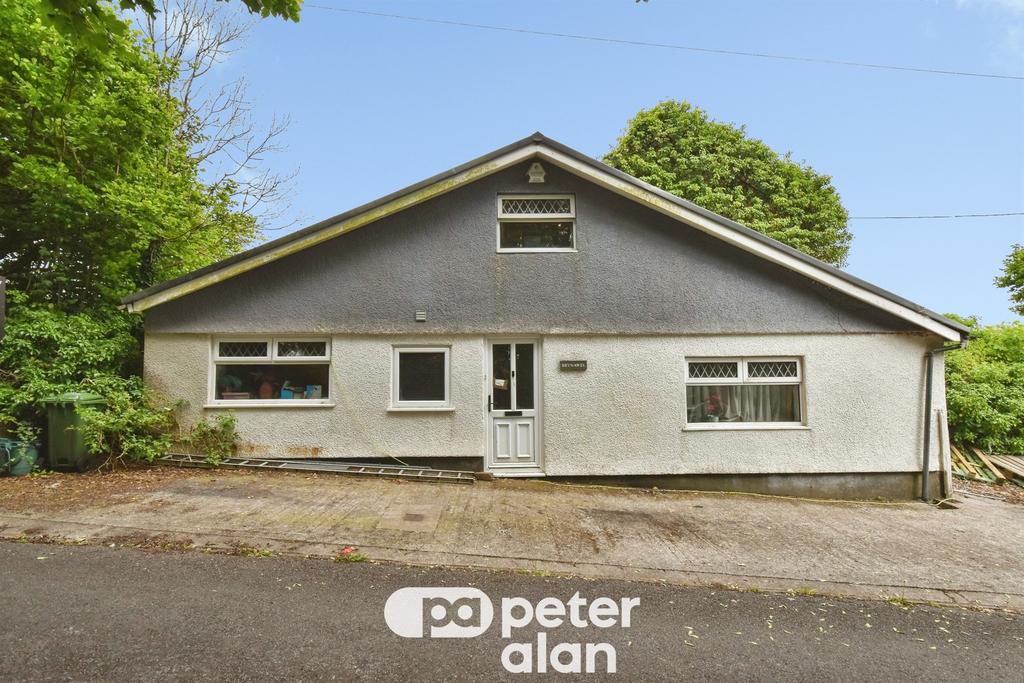 4 bedroom farm house for sale