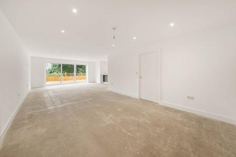 5 bedroom detached house for sale, Brook Street, Brighouse HD6