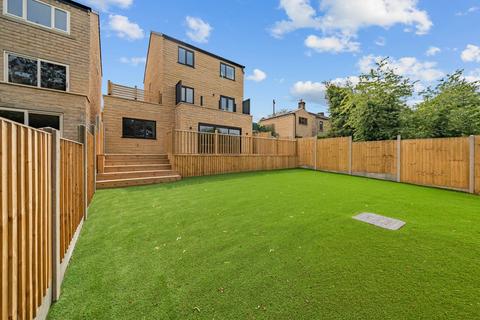 5 bedroom detached house for sale, Brook Street, Brighouse HD6