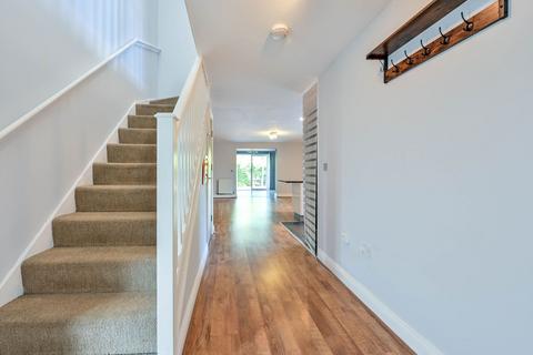 Chandlers Close, West Molesey, KT8