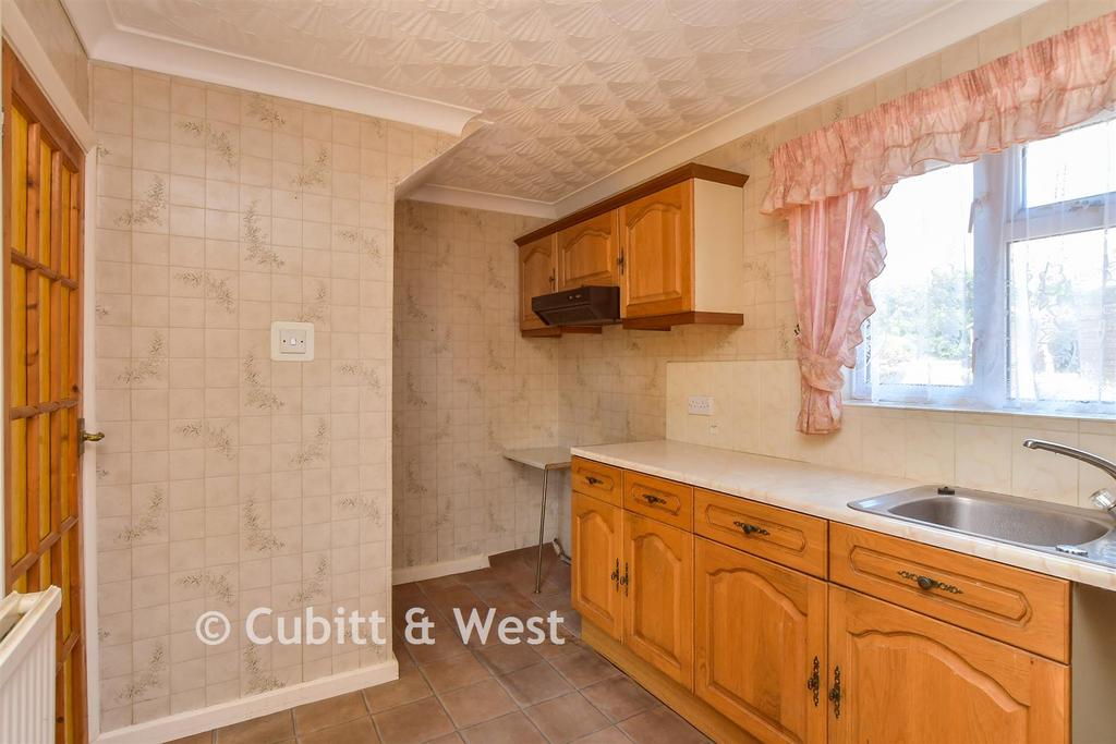 Sandhurst Avenue, Brighton BN2 - View 6