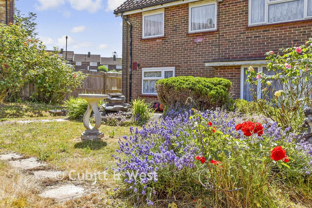 Sandhurst Avenue, Brighton BN2