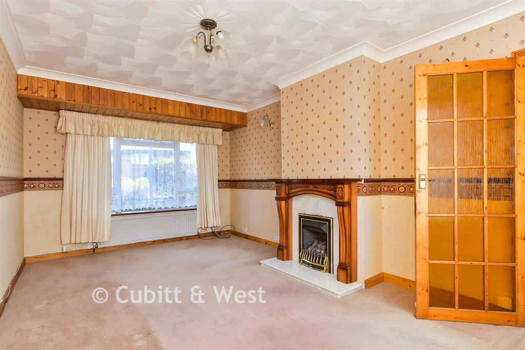 Sandhurst Avenue, Brighton BN2 - View 3