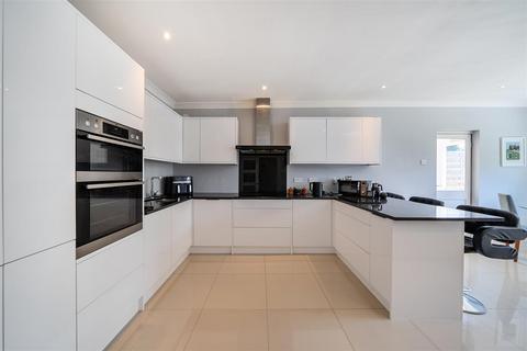 3 bedroom detached bungalow for sale, Blaydon Close, Ruislip HA4